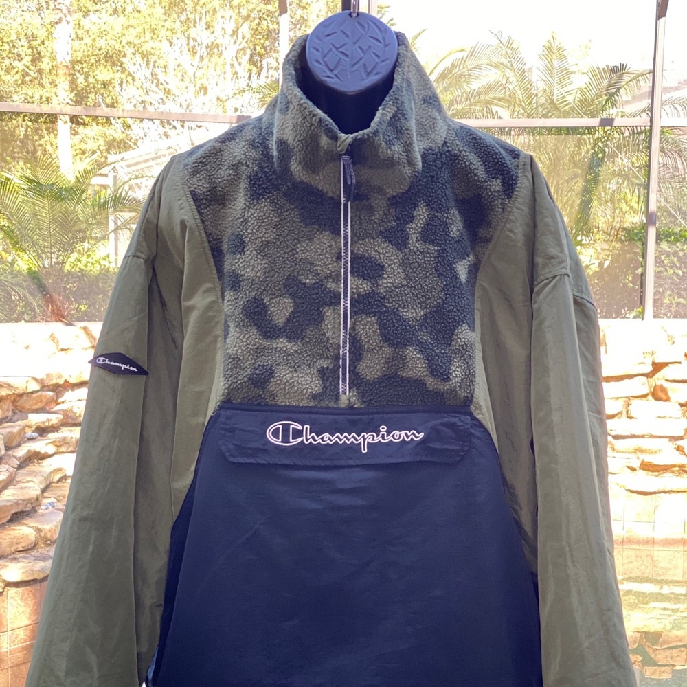 CHAMPIONS STADIUM ANORAK JACKET CAMO